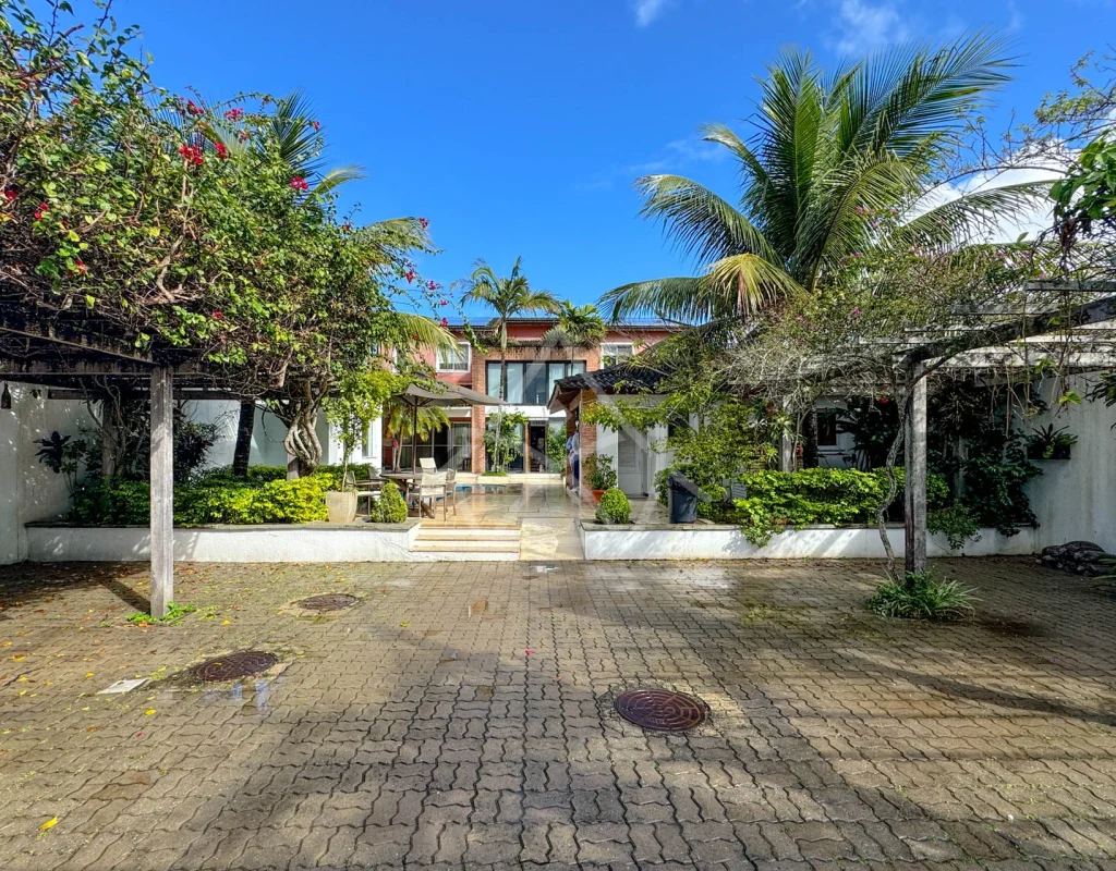 Casa com 9 Suítes no Recreio dos Bandeirantes