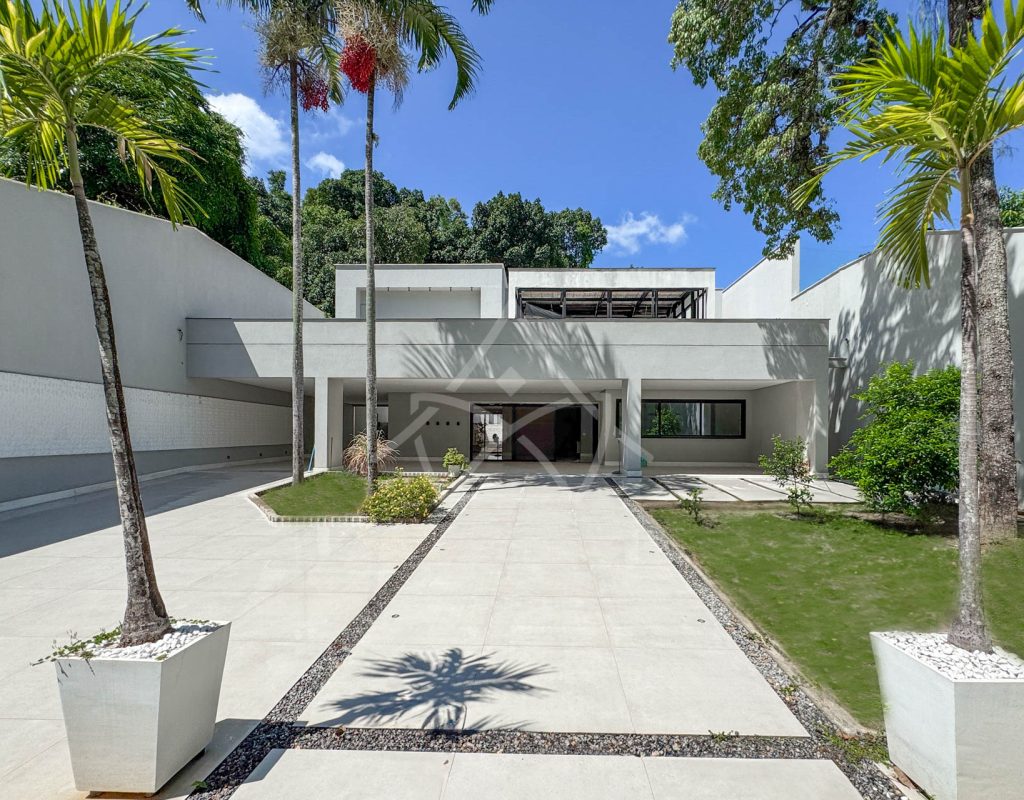 Casa no Itanhangá à Venda.