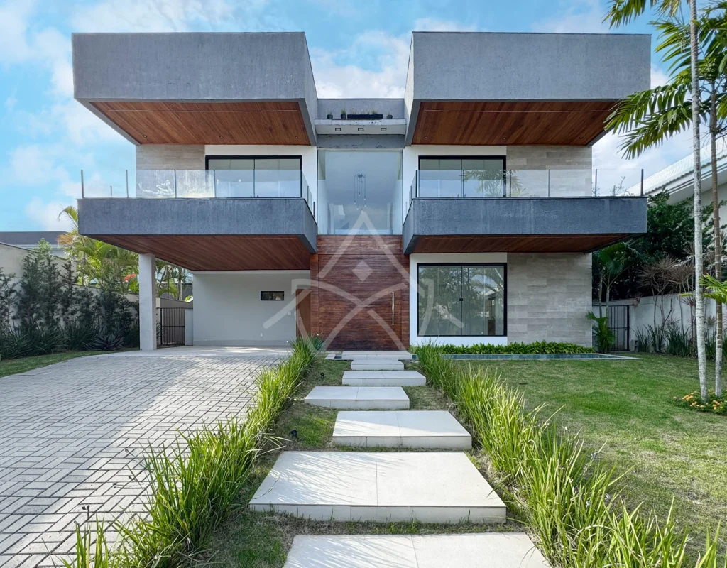 Casa à Venda com 5 Suítes, Piscina, Sauna e Espaço Gourmet