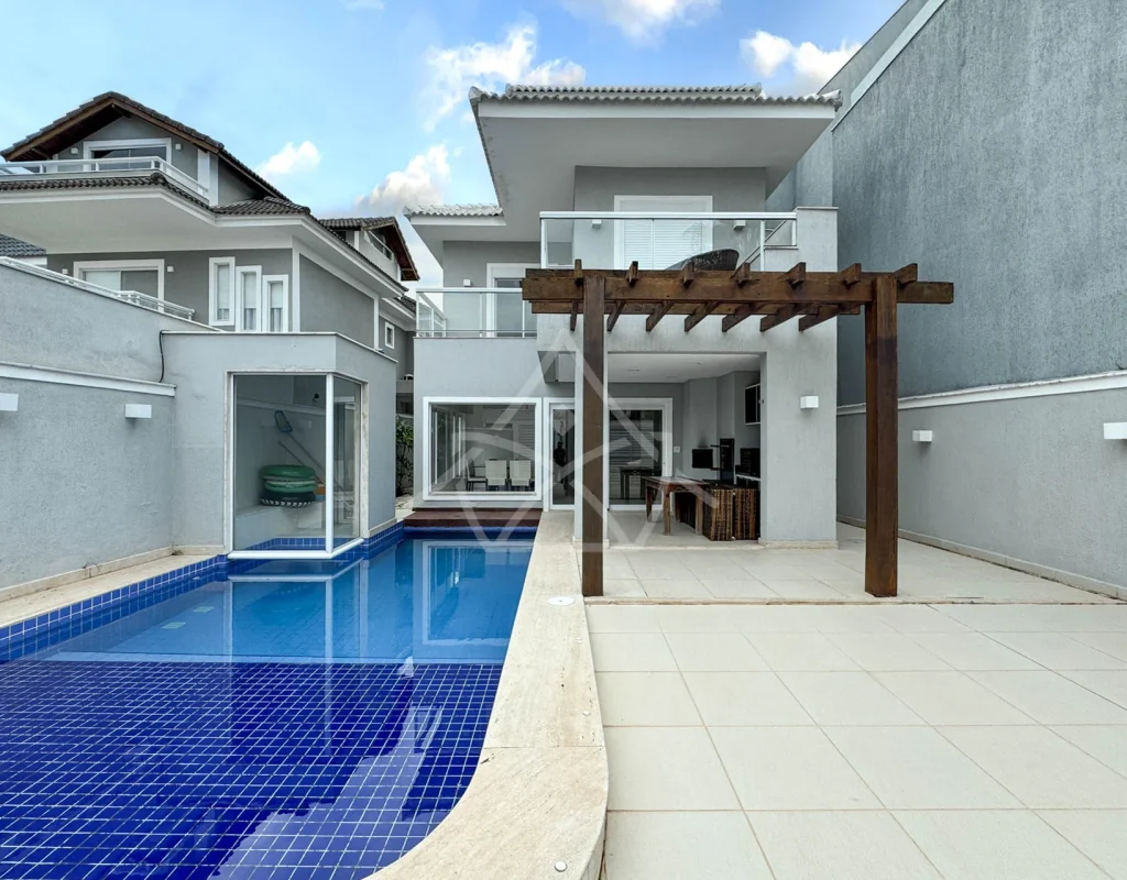 Casa com Aquecimento Solar à Venda