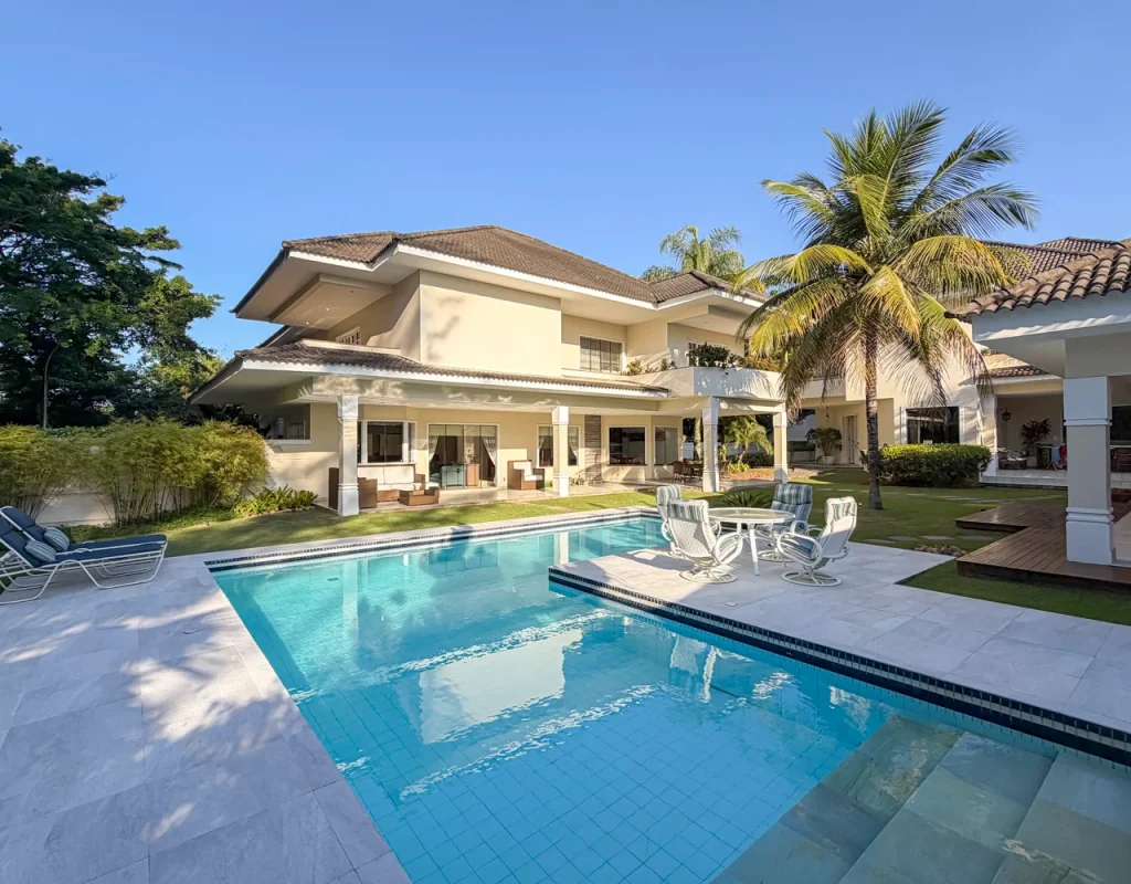 casa-com-casa-de-hospedes-barra-da-tijuca