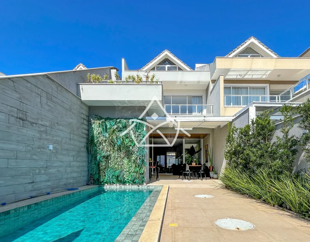Casa Triplex á Venda na Barra da Tijuca