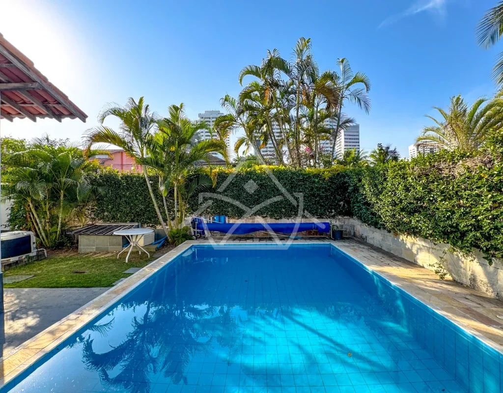 Casa com Quadra de Tênis na Barra da Tijuca
